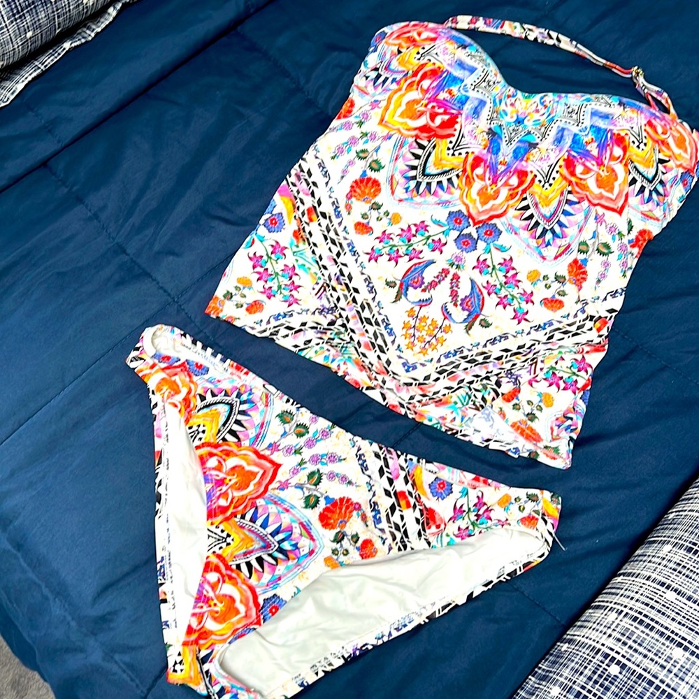 ADORABLE LA BLANCA TANKINI TOP AND BOTTOMS!!!